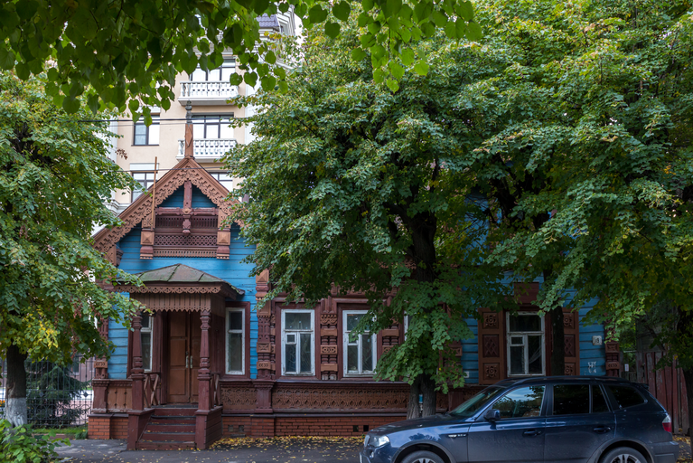 <<МНОГОКВАРТИРНЫЙ ДОМ>>)